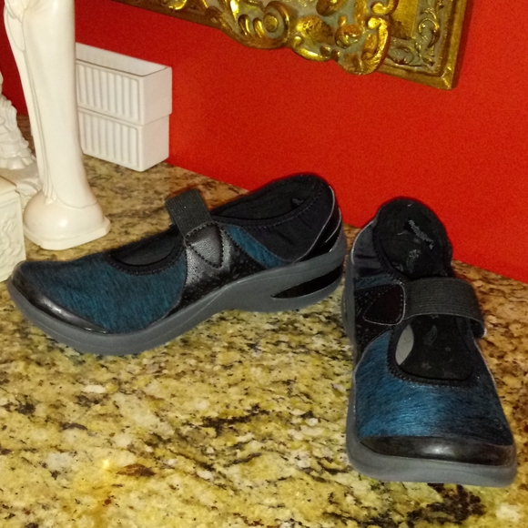 1114 Bzees Reign Shoes - Picture 3 of 7